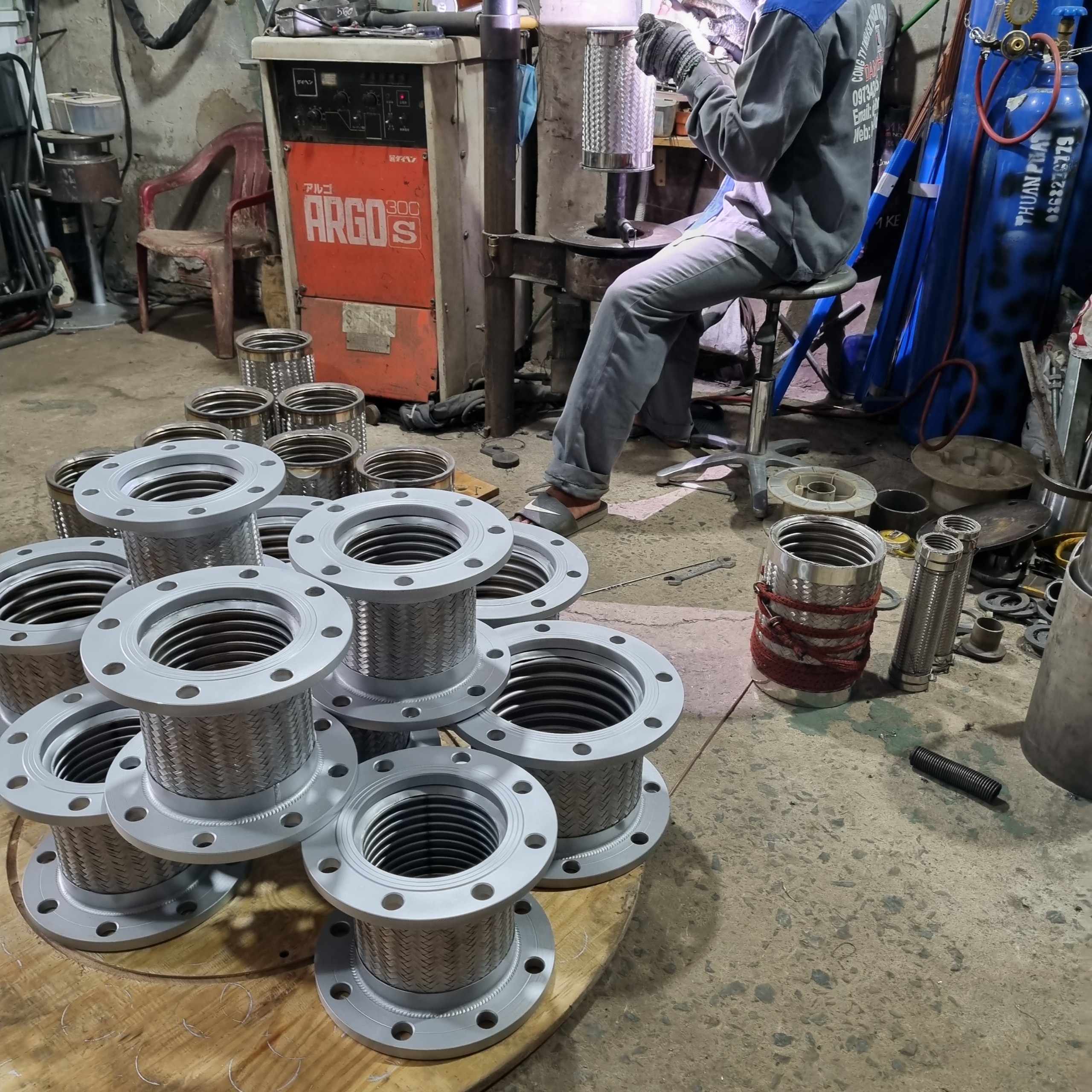 sản xuất khớp nối mềm inox