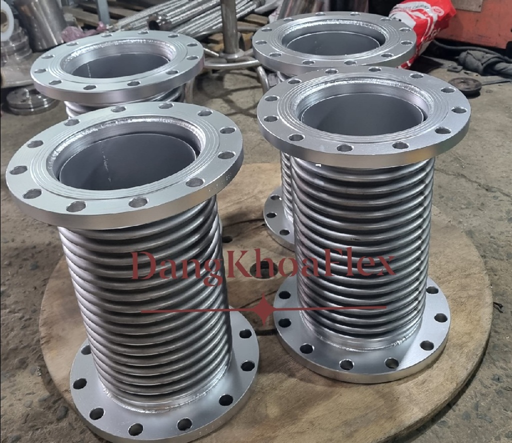 khớp nối mềm inox tại dangkhoaflex