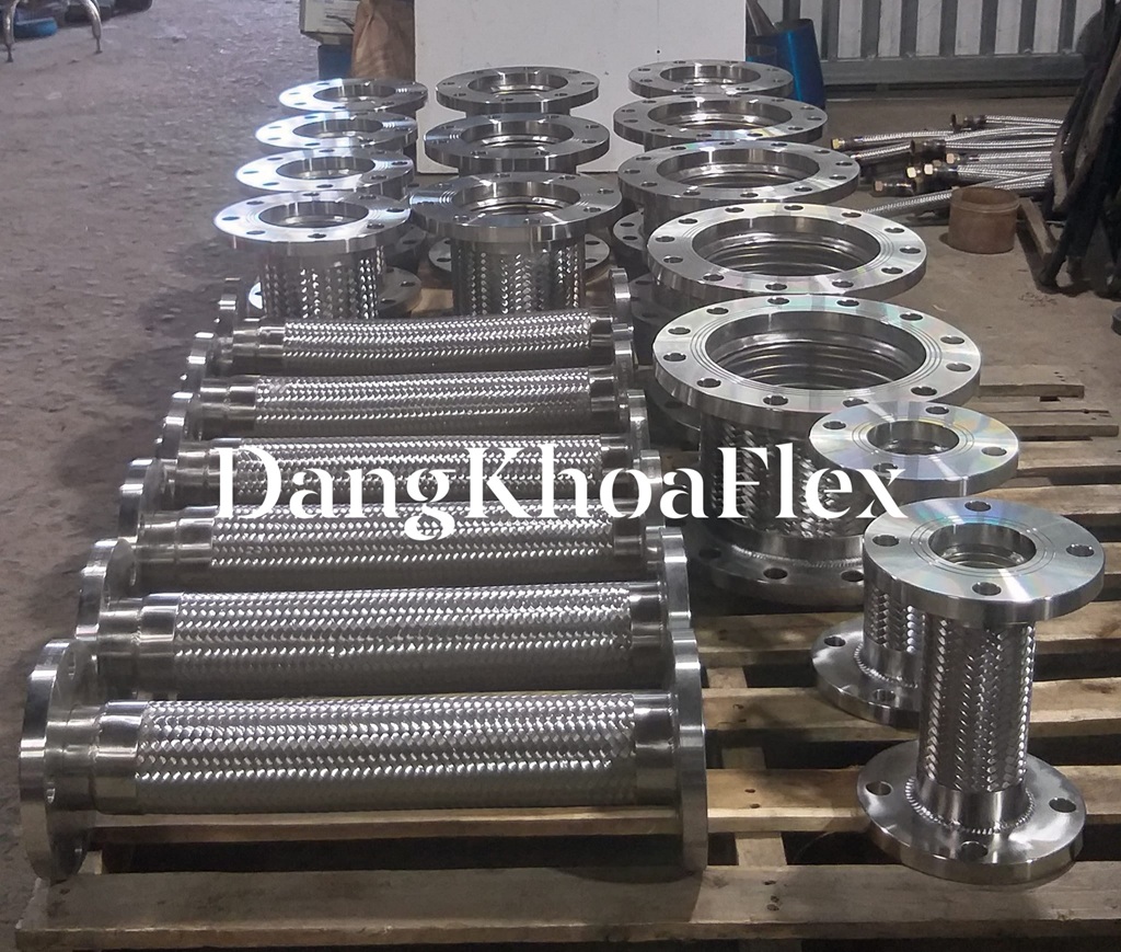 khớp nối mềm inox tại dangkhoaflex