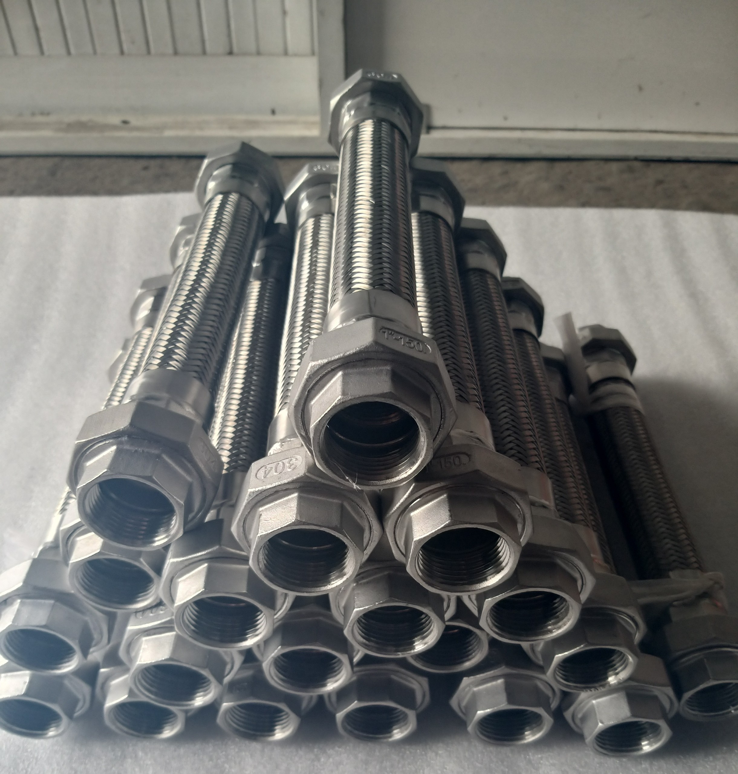 ống nối mềm inox 304